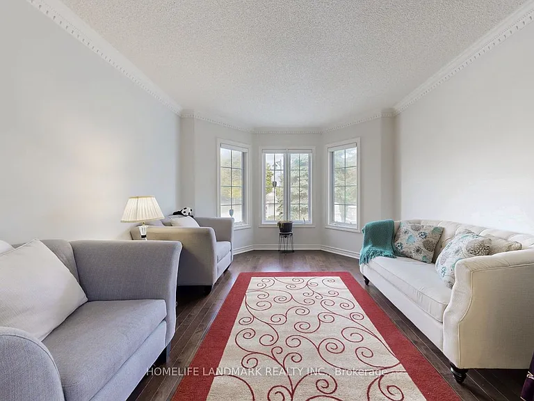 46 Green Ash Cres — Photo 5