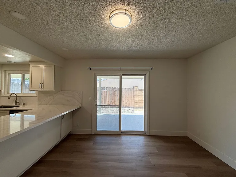 1120 Village Dr — Photo 18