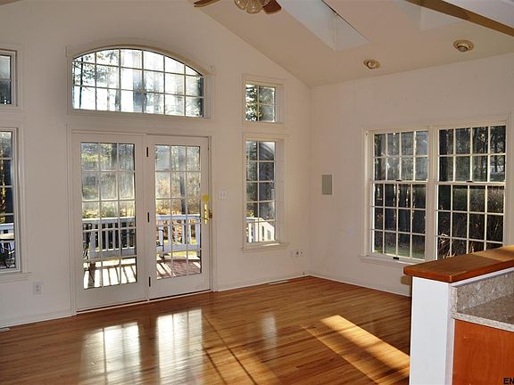 4th image of 6006 Baneberry Dr
