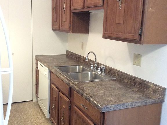 2nd image of 2147 Meadow Ln APT 4
