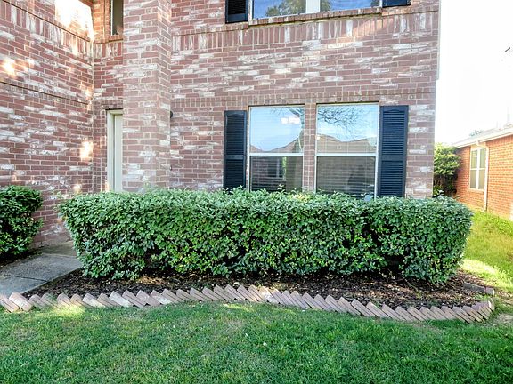 4th image of 2348 White Oak Dr