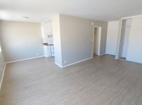 510 S Mariposa Ave