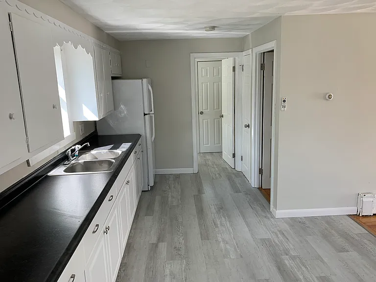 15 Virginia Ave — Photo 5