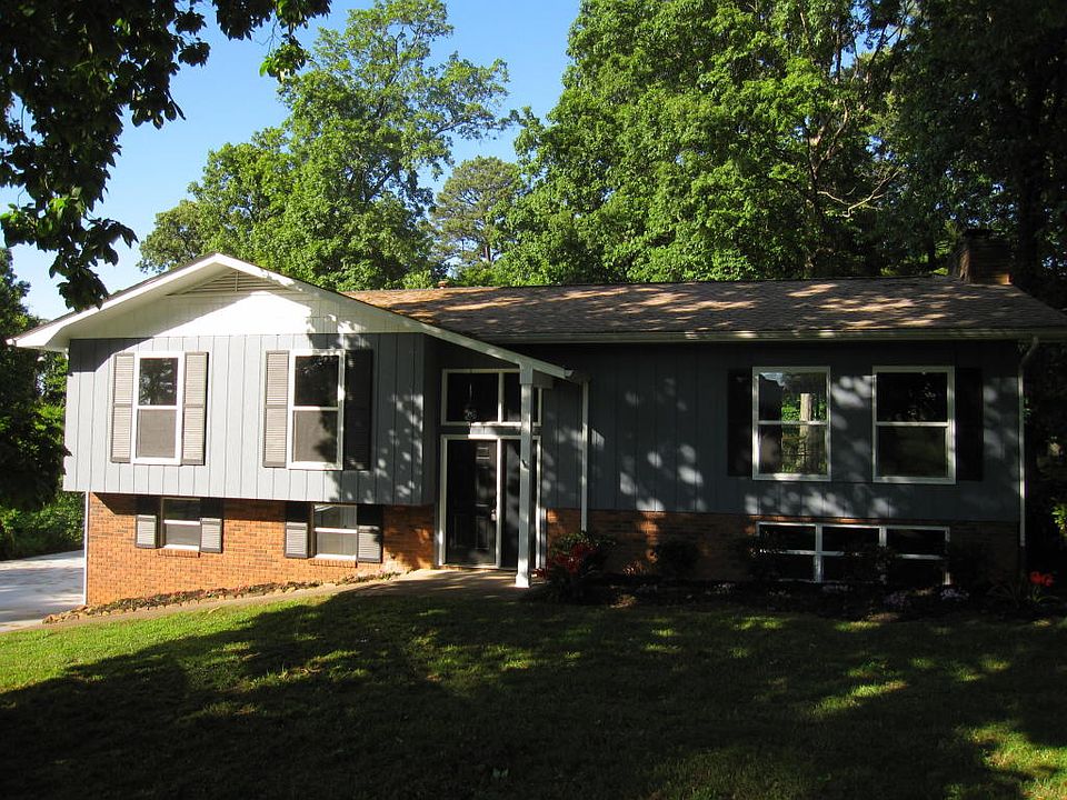 1st image of 930 Oxford Hills Dr