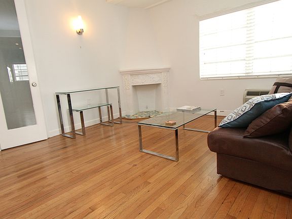 3rd image of 439 15th St APT 8