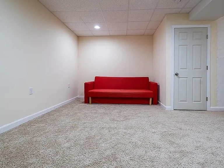 32 Empire Dr — Photo 19