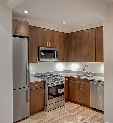 4th image of 251 W 98th St APT 1C