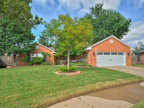2nd image of 18520 English Oak Ln
