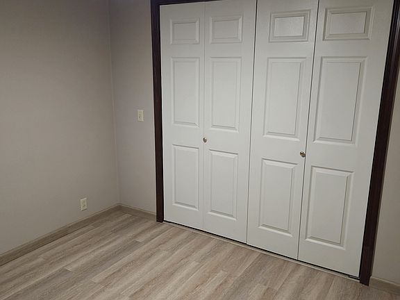 5th image of 267 Ridge Rd #2