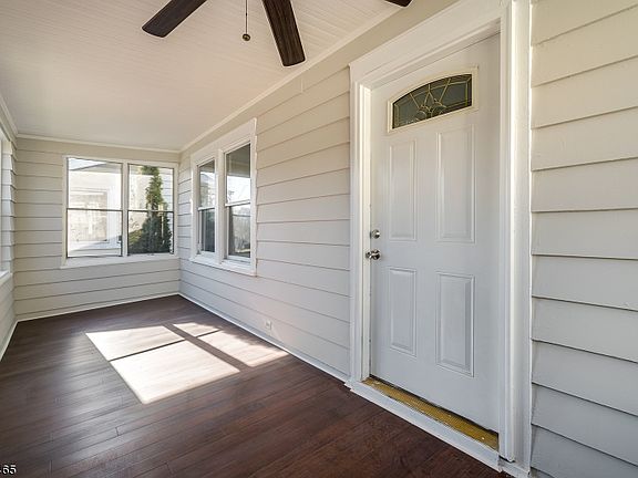 3rd image of 141 Freeman Ave