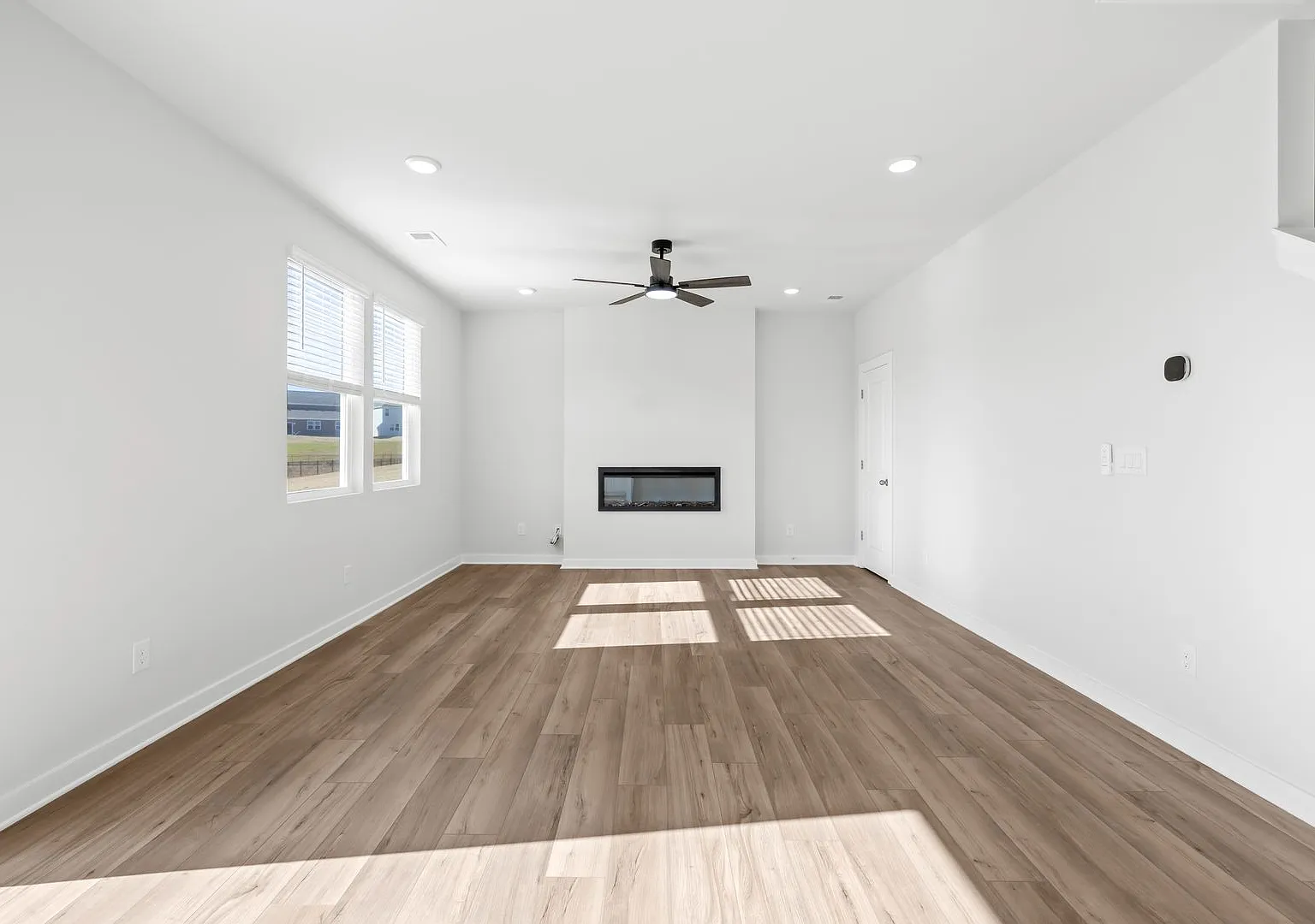 4BR/2.5BA Single Family Home in Blue Sky Meadows — Photo 4