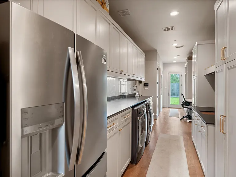 1110 Lone Star Dr — Photo 13