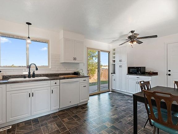 5th image of 383 Helena Cir