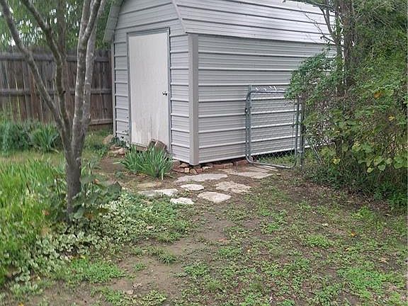 3rd image of 1104 Santa Clara Dr