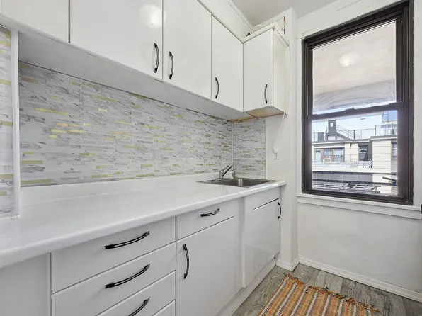 98-51 64th Ave APT 7D, Rego Park, NY 11374