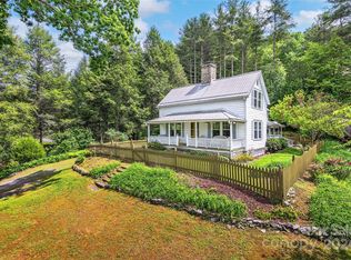 95 Hubbard Cir, Penrose, NC 28766