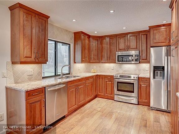 5th image of 157 NW 89th Ter