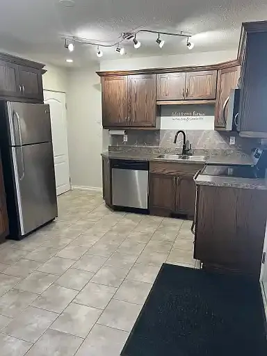 2 bed, 1.0 bath, $1,700 — Photo 2