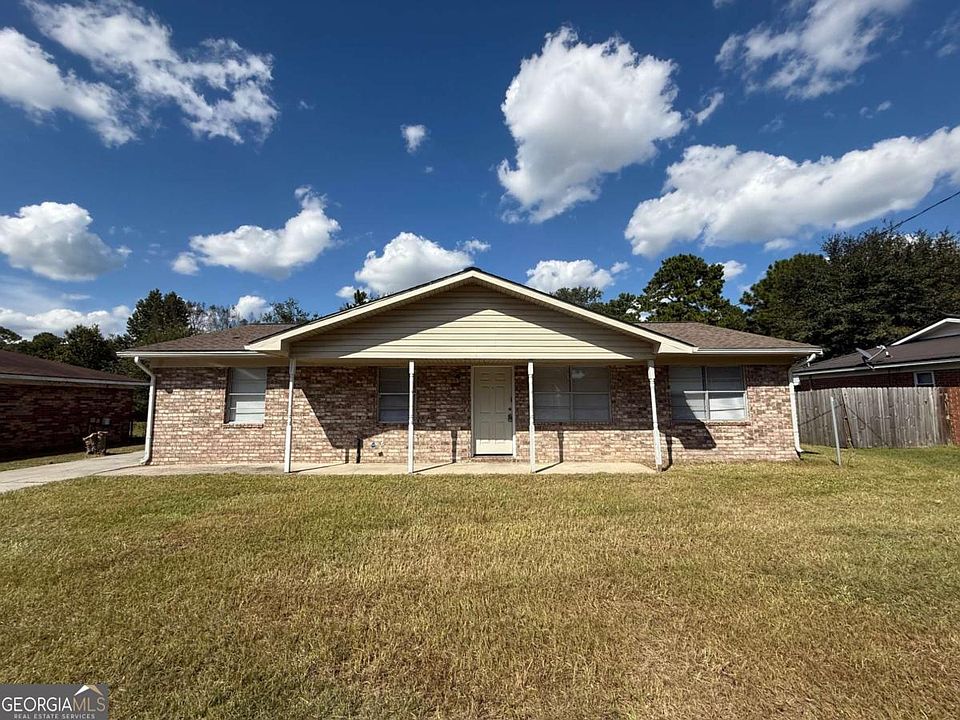 1st image of 240 Deerwood Dr