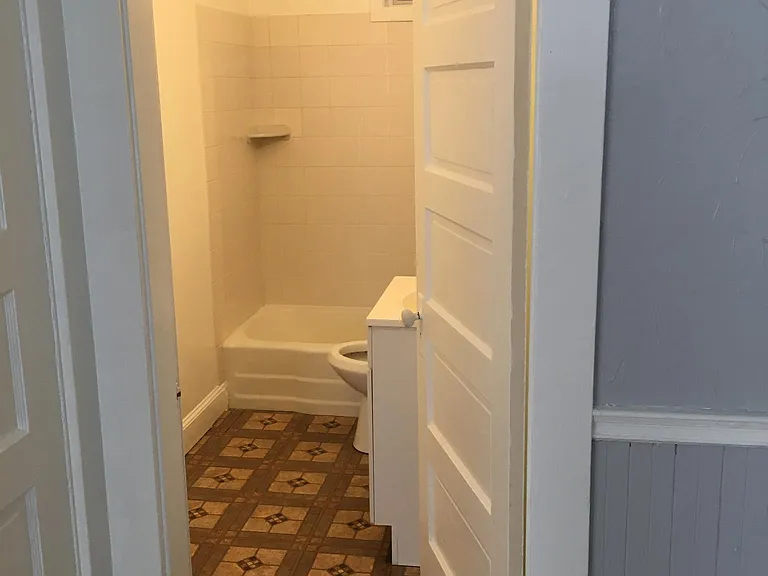 270 Washington St #3R — Photo 2