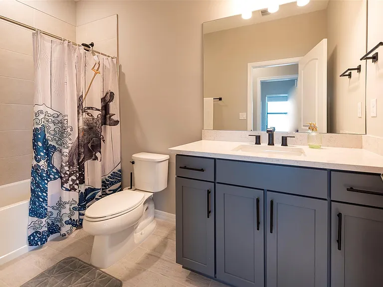 4412 Silverwood Ln S — Photo 18