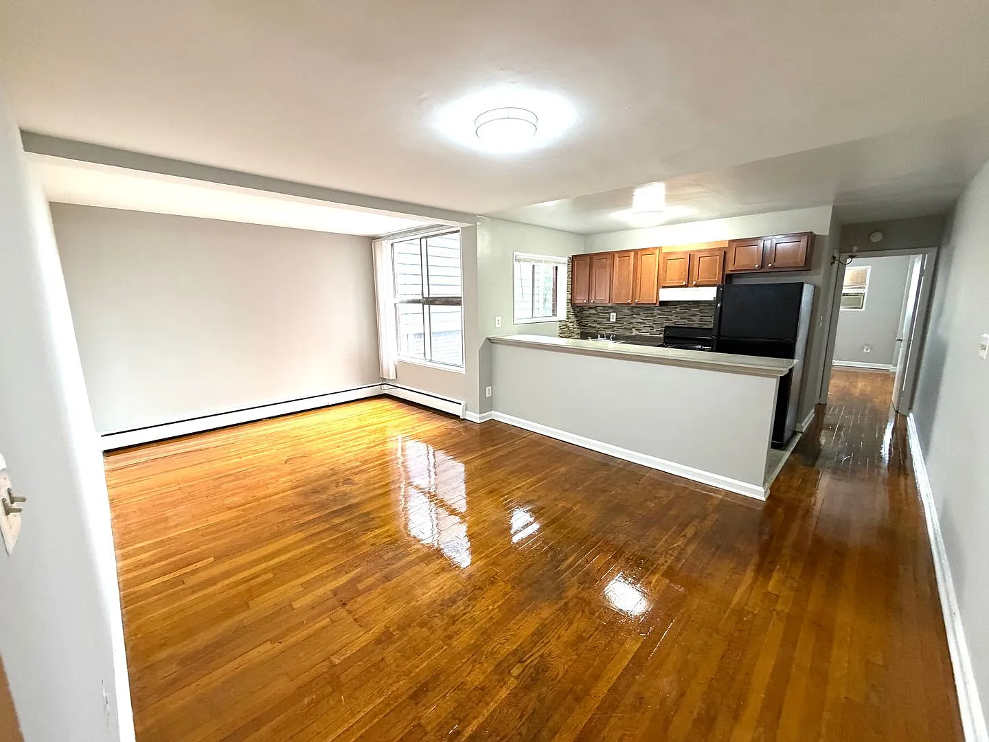 315 W ST NE — Photo 2