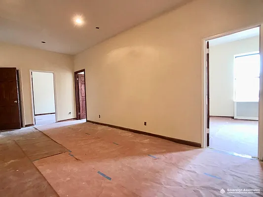 Rented by Sovereign Associates | media 11