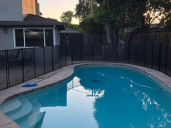 3rd image of 1110 Cuesta Dr