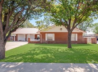 412 Sunset Dr, Hereford, TX 79045