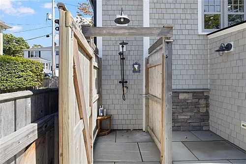 9 Anthony St Photo 1
