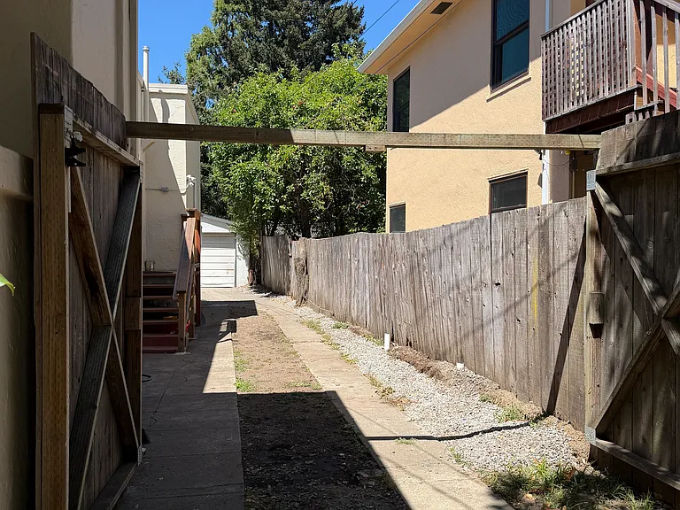 106 Treanor St — Photo 37