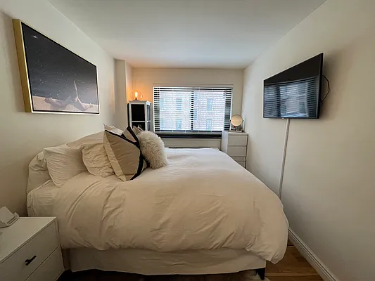 Rented by AZ REALTY NYC LLC | media 22