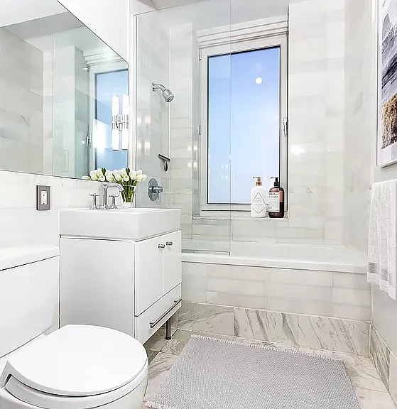 635 W 42nd St #12B — Photo 4