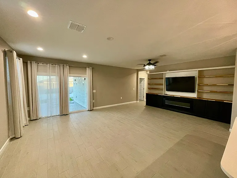 23955 W Watkins St — Photo 5
