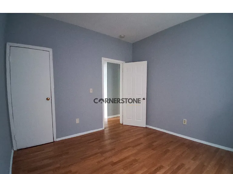 7 N Straight St — Photo 8