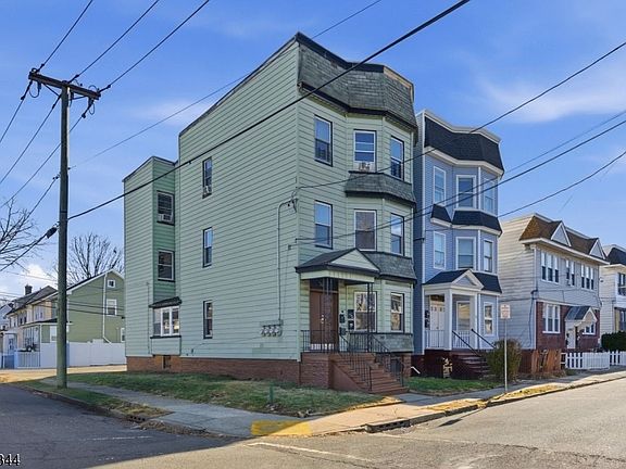 2nd image of 76 Halstead St