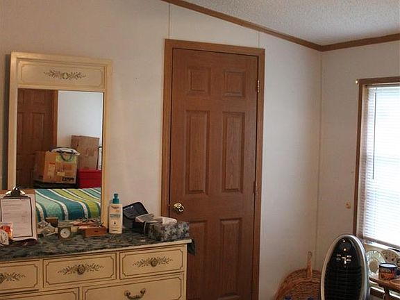4th image of 193 Yellow Pine Cir