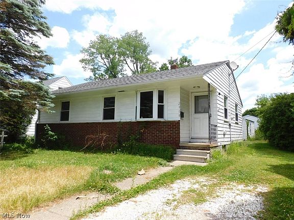 4th image of 2908 Columbus Ave