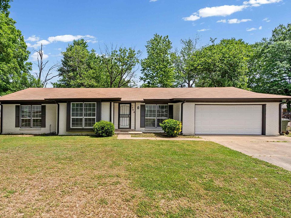 1st image of 3094 Kemper Dr