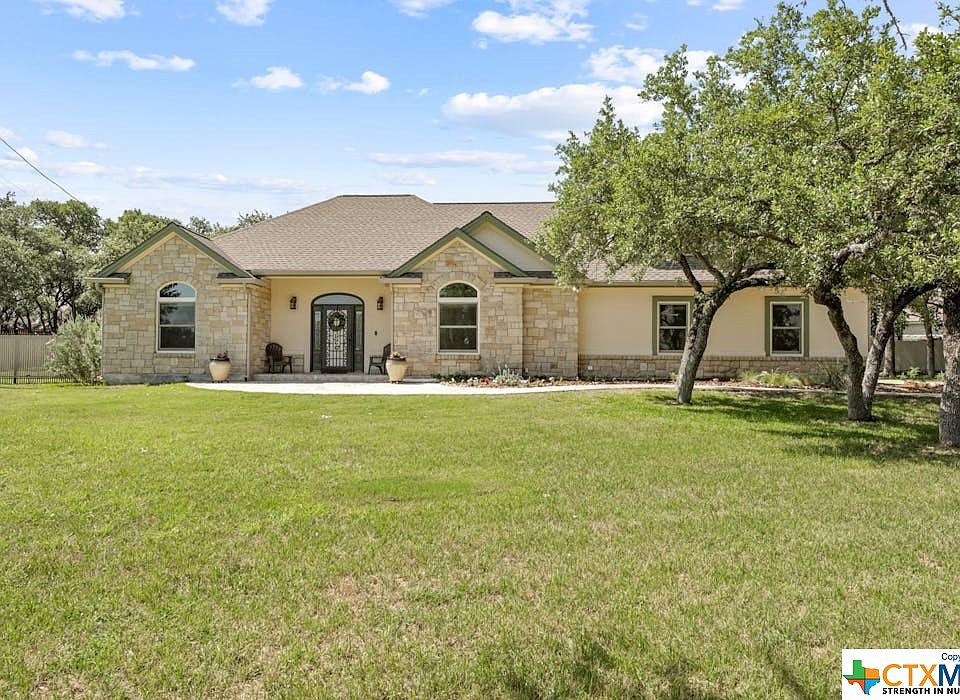1st image of 2501 Great Oaks Dr