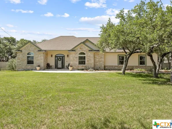 2501 Great Oaks Dr, San Marcos, TX 78666