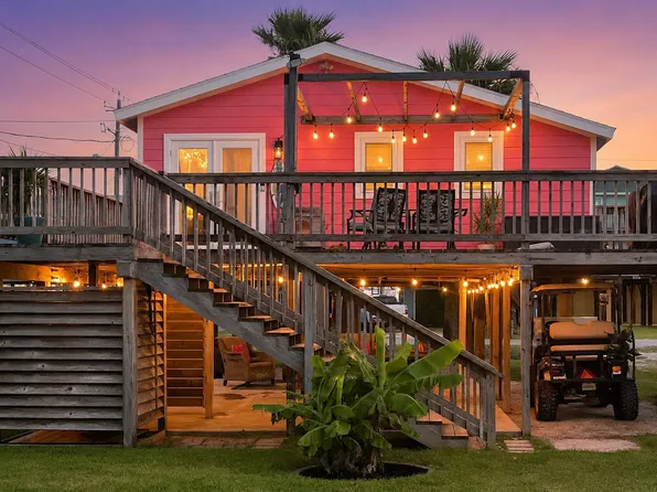 314 Crab St, Surfside Beach, TX 77541