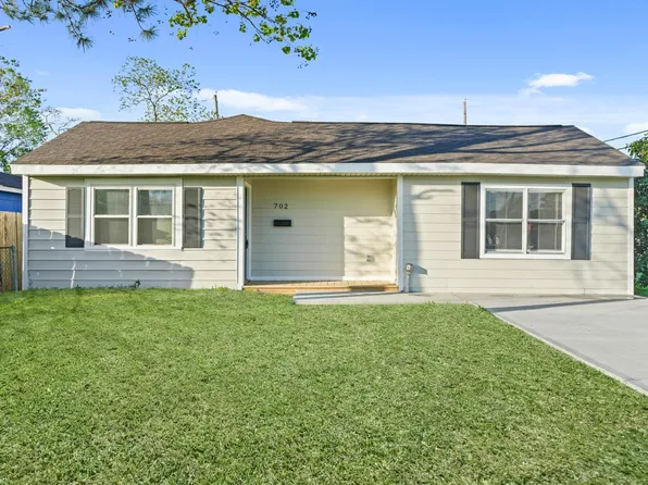 702 S Nugent St, La Porte, TX 77571