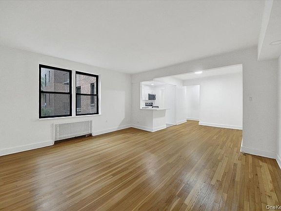 3rd image of 3840 Greystone Avenue #3I