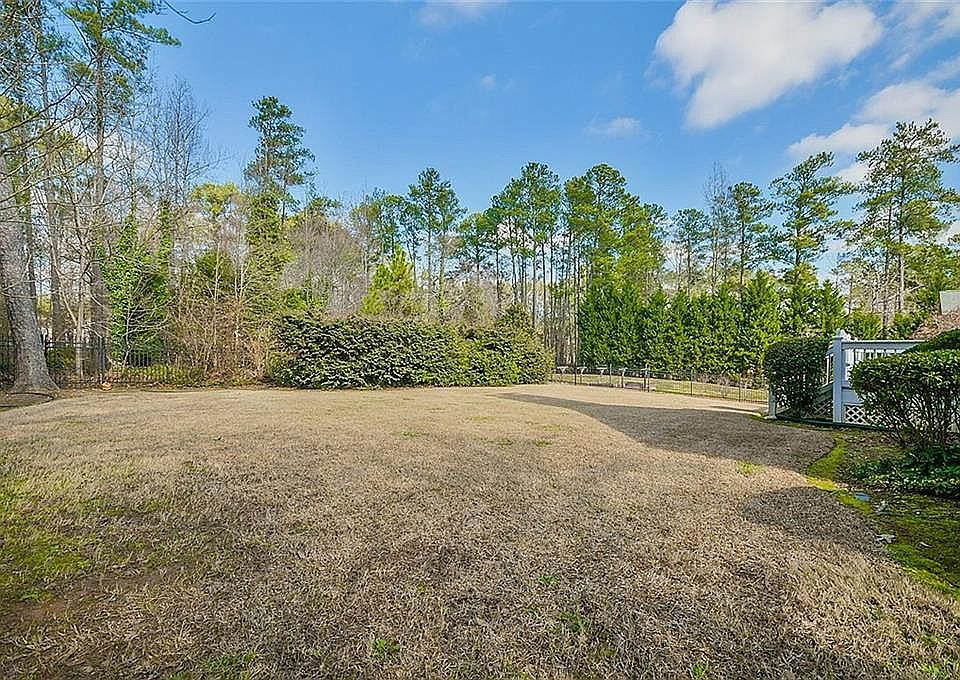 2nd image of 3630 Windlake Dr