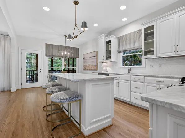 2059 Knollwood Pl, Birmingham, AL 35242