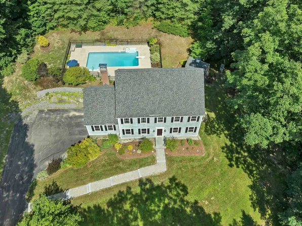 52 Riverdale Road, New Boston, NH 03070