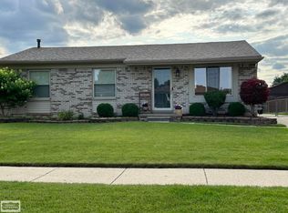 42013 Ehrke Dr, Clinton Township, MI 48038