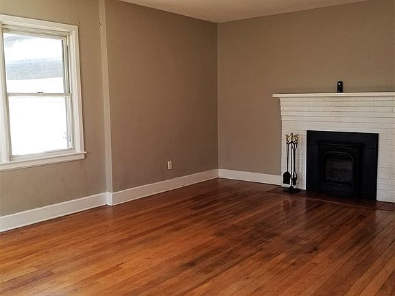 5th image of 215 N Saint Marks Ave