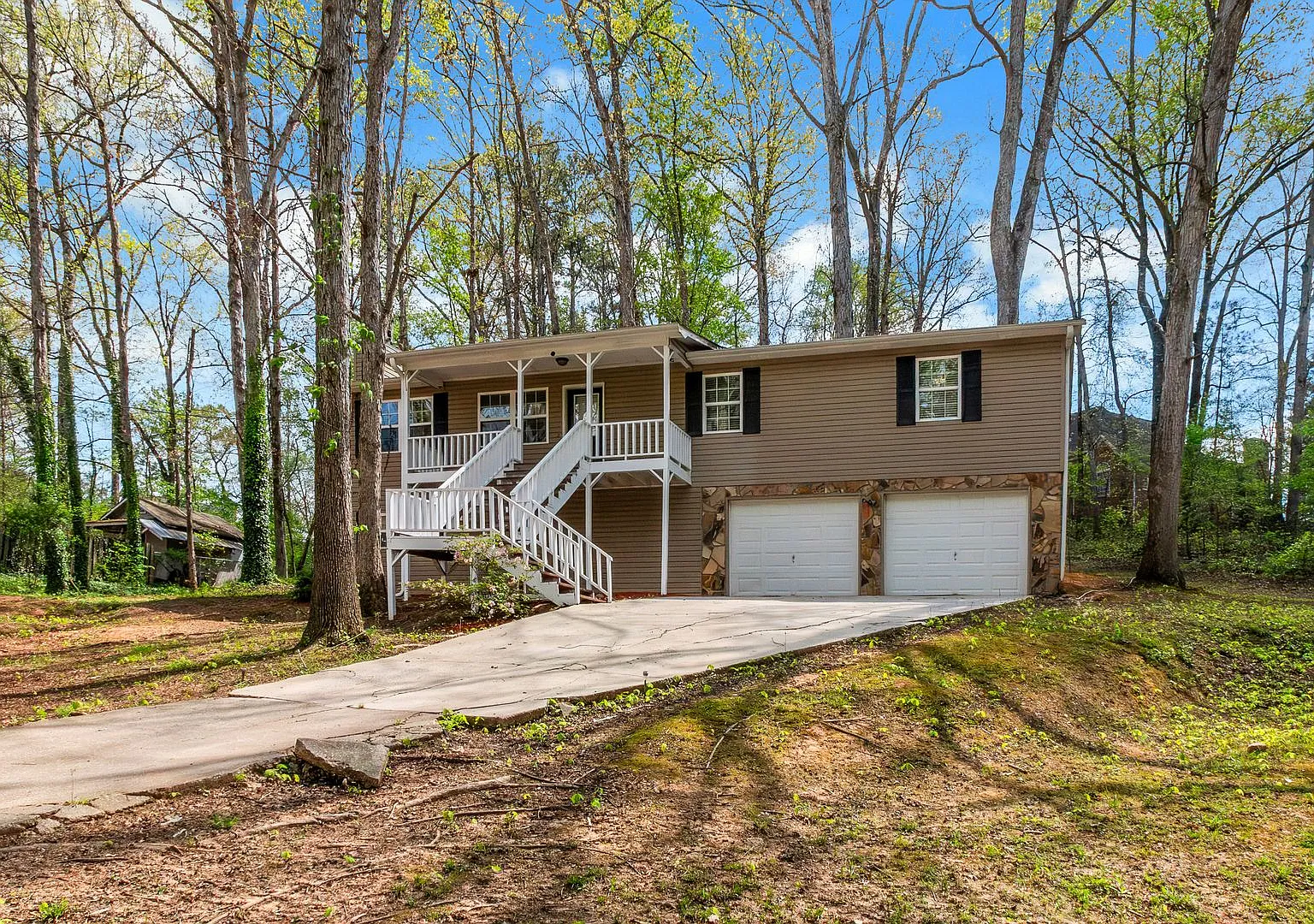 Charming 3 Bedroom / 2 Bath with Finished Basement! — Photo 1